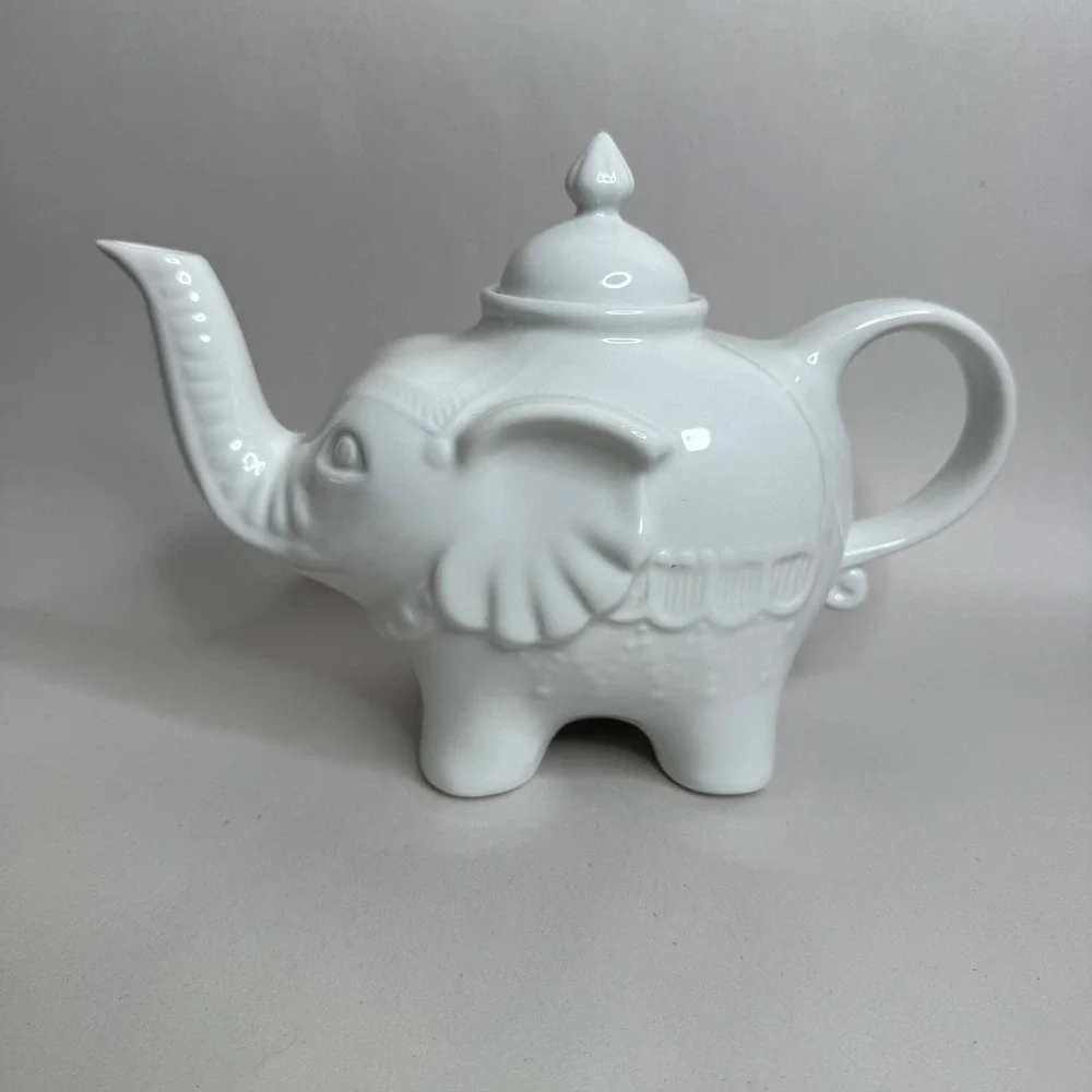 Gordon‎ Bleu White Ceramic Elephant Teapot